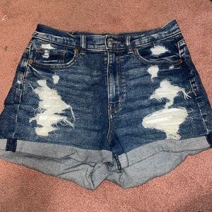Women’s shorts, mom jean shorts, great condition!! Only worn a few times
